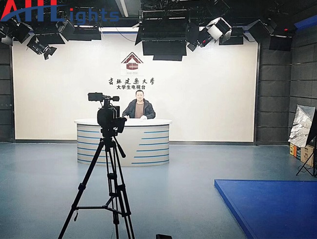 吉林建筑大学电视台演播室灯光工程